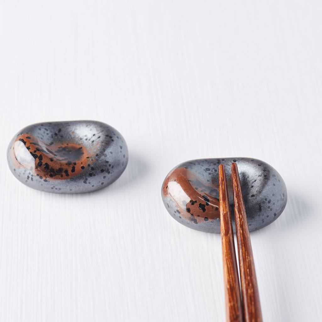 Black with gloss splash chopstick pebble rest