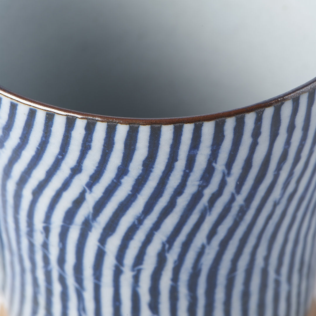 Wavy Lines small mug with handle 9cm