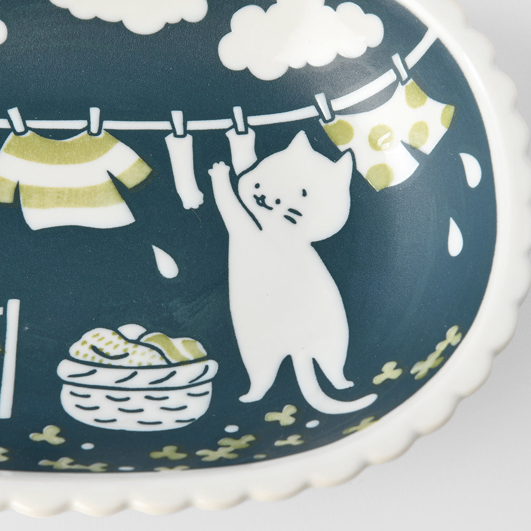 Navy cat shallow oval bowl 23cm