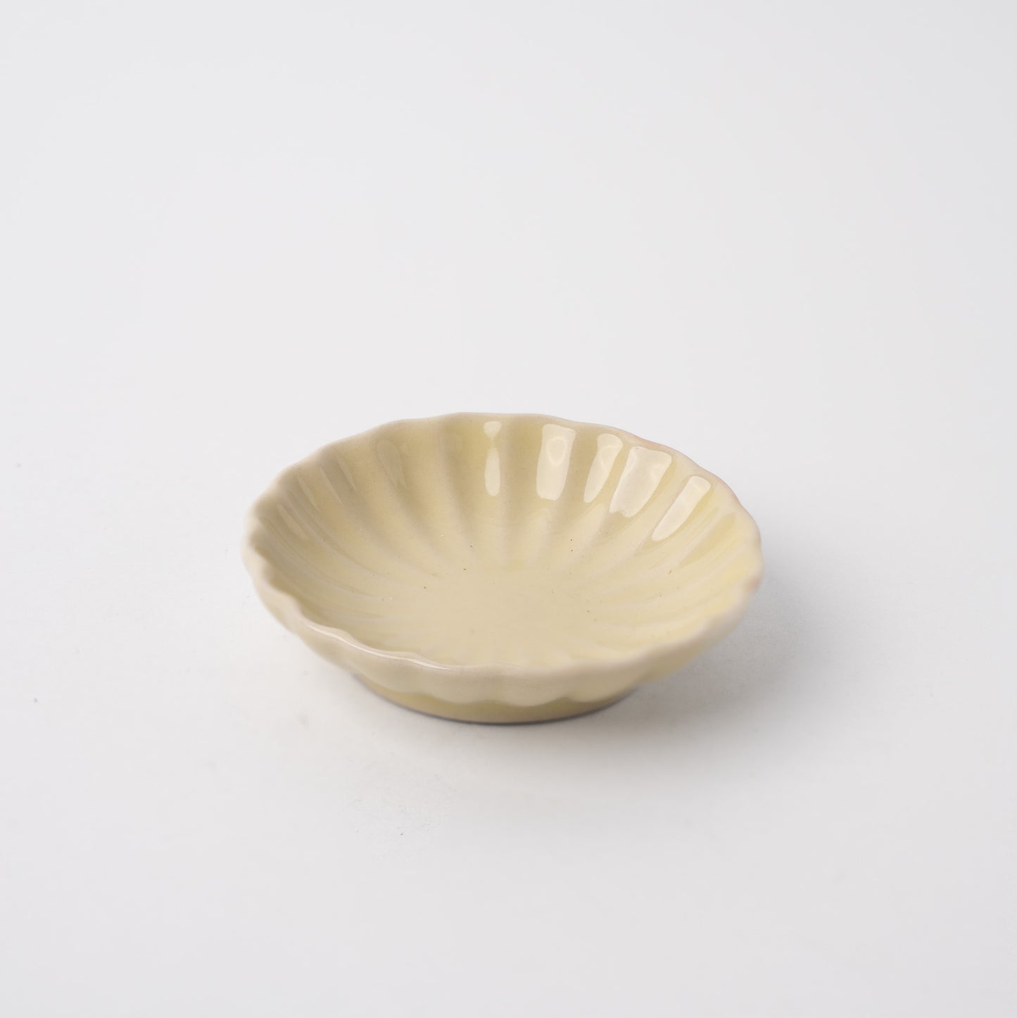 Chrysanthemum Round Sauce Dish Yellow 7.5cm