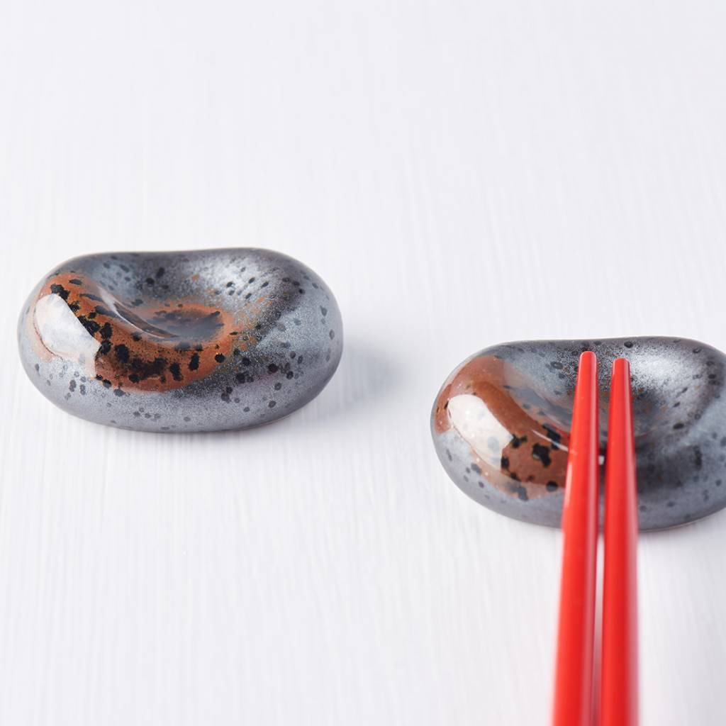 Black with gloss splash chopstick pebble rest